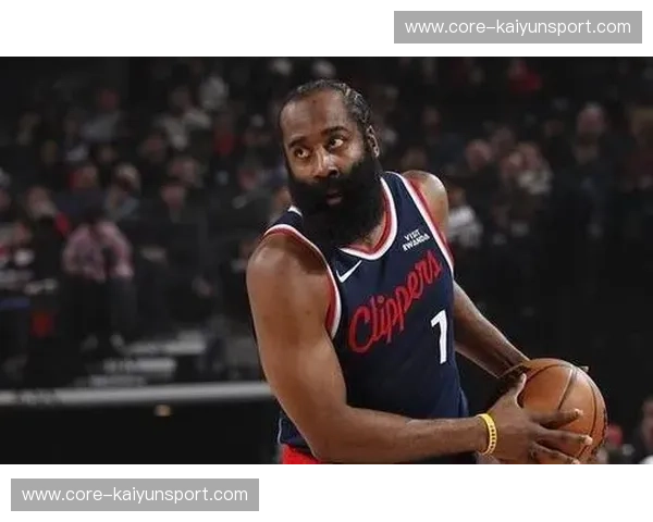 决战玫瑰之城：2015火箭与开拓者的史诗对决，哈登与利拉德的王牌之争